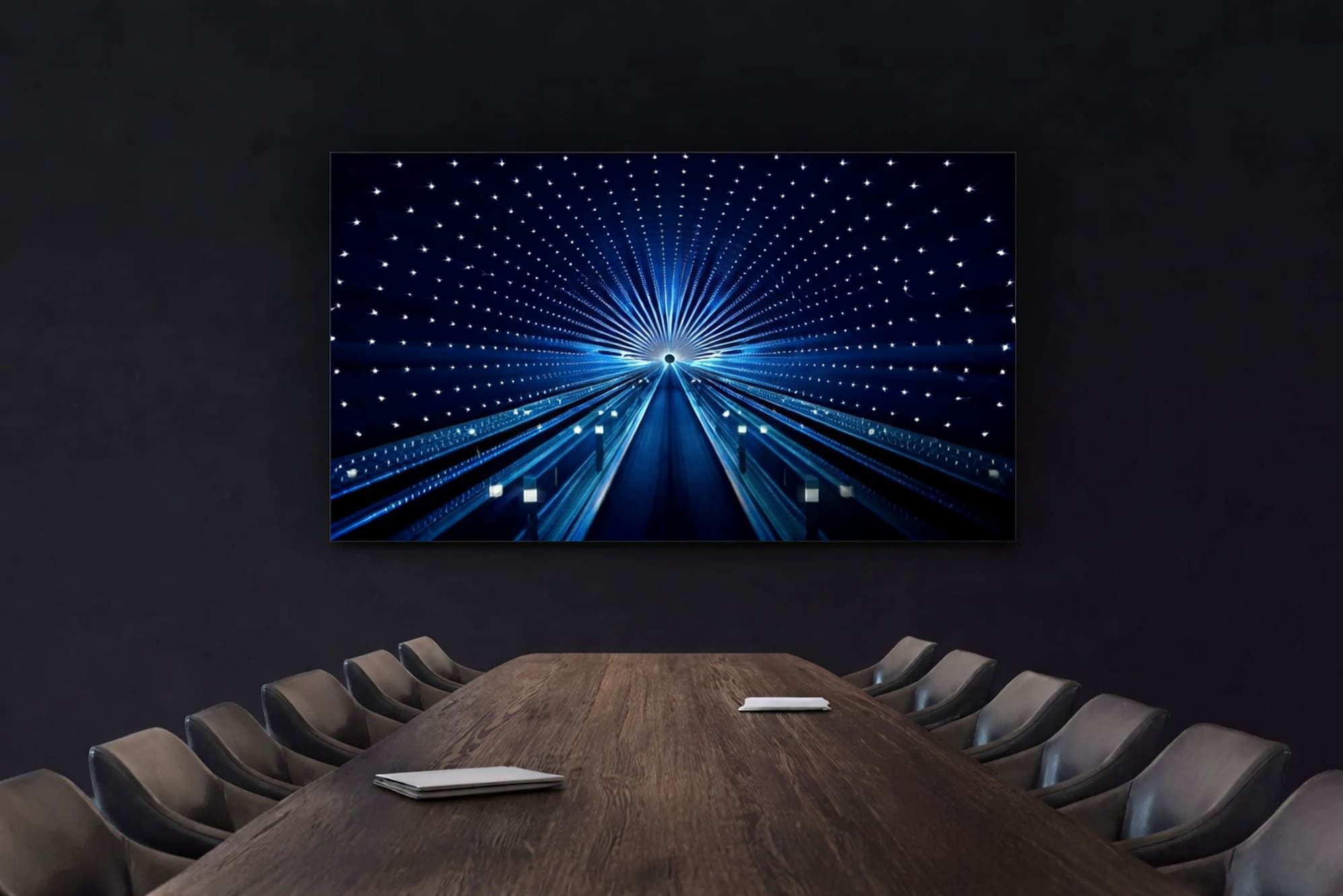 Яркость: чтобы было видно и днём, и ночью