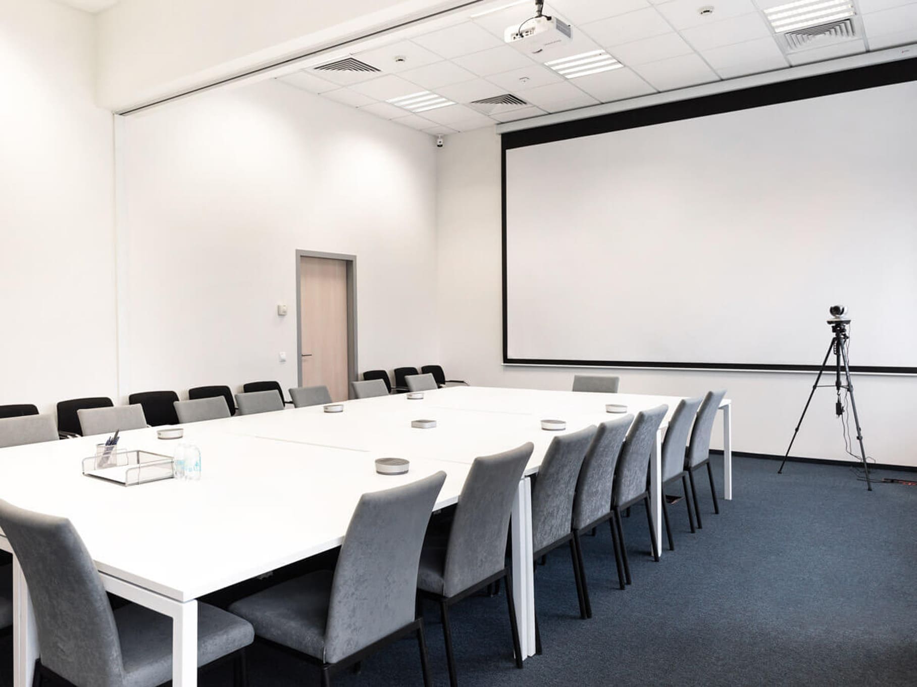 Материал полотна – не просто белый кусок ткани