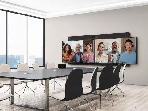 Работает на базе RoomOS